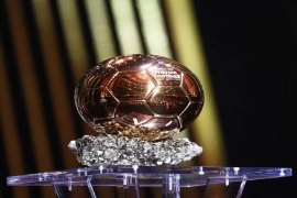 四球狂胜定乾坤！登贝莱崛起重塑金球格局，姆巴佩离队成命运转折点。