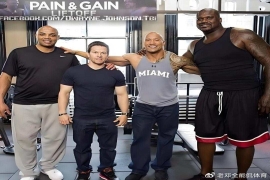 奥尼尔遇5人显“娇小”：合影杀手也有被碾压时。