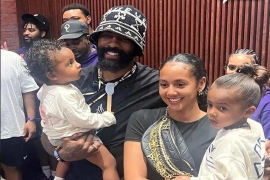 3岁的欧文虽经历大伤,却在赛场与生活中收获了双重安稳。