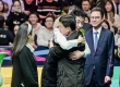  破茧成蝶！吴宜泽10-6擒希金斯夺生涯首冠，落泪拥亲书写中国斯诺克新篇.
