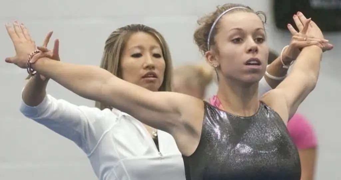 16岁带肝病夺奥运满分冠军，陆莉退役后赴美创业，如今成俱乐部老板。