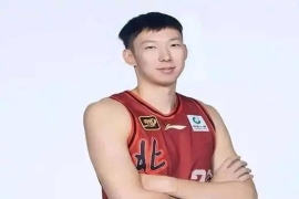  周琦官宣退出全运会首阶段热身赛，四川队批准引连锁反应，胡金秋送祝福背后藏多重博弈。