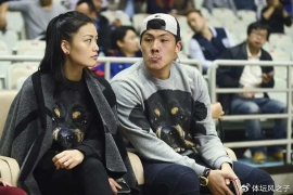 王大雷妻子公开表态：这次我站球迷这边，对他一句话都不想说。
