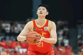 广夏93-88险胜深圳，取得6连胜，以14胜2负的战绩继续高居积分榜第一的位置。