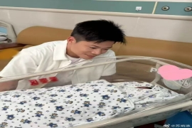 “亚洲飞人”苏炳添喜迎三胎，再添甜蜜牵挂。