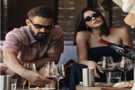 特雷杨：26岁顶薪在手，家庭美满成人生赢家。