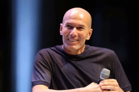 姆巴佩状态火热剑指双奖，齐达内拒尤文等法国队帅位，2026世界杯冲冠有戏。