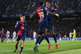 ，1/8决赛次回合首个比赛日综述：疯狂一夜，八强已出其四。