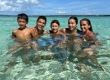 38岁的足坛传奇苏亚雷斯，如今依旧活跃在赛场，家庭生活也幸福美满。