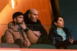 齐达内现场见证！27岁儿子2场零封创29年纪录，助队提前出线。