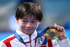 全红婵大学开学典礼亮相,容貌身材大变引发热议。