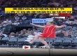 中国大妈在NBA中场表演杂技，一边骑独轮车一边顶碗引全场欢呼。出场5分钟5000美元。