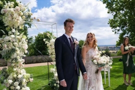 从大满贯冠军到甜蜜新恋！万卓索娃官宣姐弟恋，牵手高颜值网球新星。