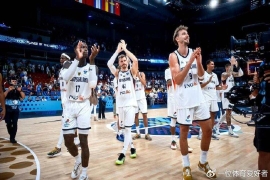 男篮欧洲杯4强席位尘埃落定!半决赛对阵与开球时间公布,德国逆转、芬兰首进四强成焦点。