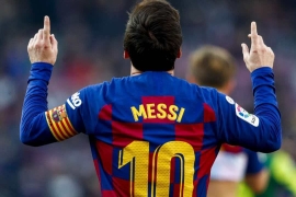 热搜爆了！梅西回归巴萨引热议，亚马尔成关键变量，两代球王陷矛盾漩涡。