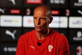 聚焦意甲劲旅那不勒斯因前锋卢卡库重伤,紧急寻找替代者的转会动态。