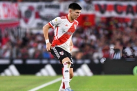 皇马在引援方面传来好消息，被誉为“新梅西”的18岁阿根廷天才前锋弗朗科·马斯坦托诺已到队训练，为球队注入新活力。