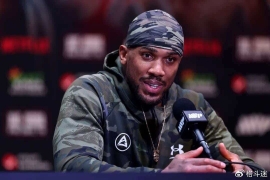 惊魂一刻！拳王约书亚尼日利亚遇车祸 两队友殒命高速.