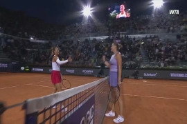 郑钦文打破心魔！终结对萨巴伦卡六连败后直言：曾将她"奉若神明"。