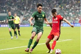 中超第25轮战罢:海港3-2胜国安,蓉城绝平申花,争冠局势白热化。