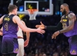 -NBA常规赛：活塞队以117-114险胜湖人队，詹姆斯全场斩获28分11个篮板及11次助攻。