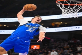 19岁生日快乐！独行侠状元弗拉格创多项最年轻纪录 18岁成就比肩詹科。