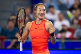 郑钦文10月武网复出,20天连战三站冲积分,过去一年狂揽1.6亿 .