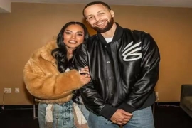 库里母亲节深情告白妻子：你是家庭的定海神针，孩子们因你而幸运。