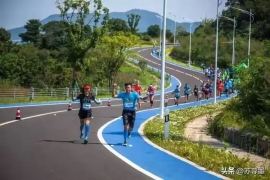 苏州马拉松“补给门”事情，反应了怎样的社会现象。