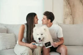 足坛喜讯！“小蜘蛛”阿尔瓦雷斯官宣升级当爸，甜蜜爱情结晶即将降临。