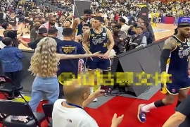 宏远老板娘惊艳现身，44岁坐拥40亿身家，火辣身材引全场瞩目。