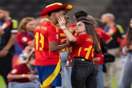 17岁足球天才少年亚马尔和18岁女友亚历克斯.帕迪娅复合2个月再次分手。