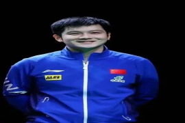 樊振东官宣退出乒超总决赛：为避伤病放弃回国，圣诞赴波尔家过节或面临重罚。